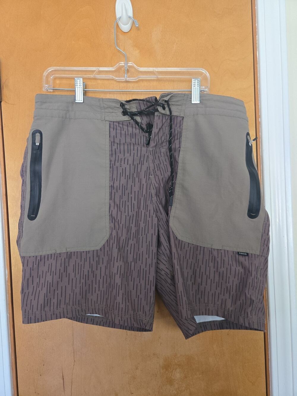 Howler Bros Daily Grind Boardshort mens Trunks Shorts size 34x9 Medium CAMO